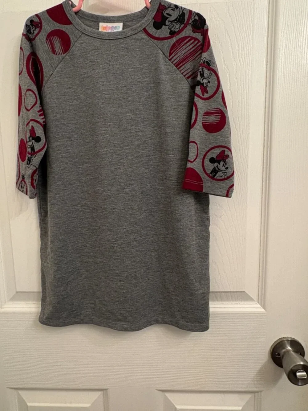 LulaRoe Minnie Mouse Baseball Style 3/4 Sleeve Shirt size 8 Pull over